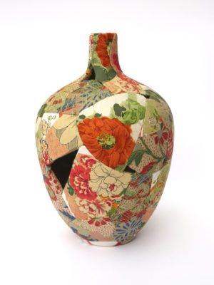 zoehillyard-ceramic-patchwork_spring-oriental-vase-2015_silk-linen-ceramic-thread_28cmx17cm